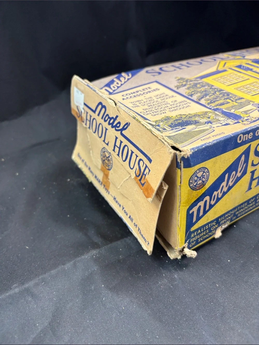 School House Model vintage - Yellow & Blue.   0271